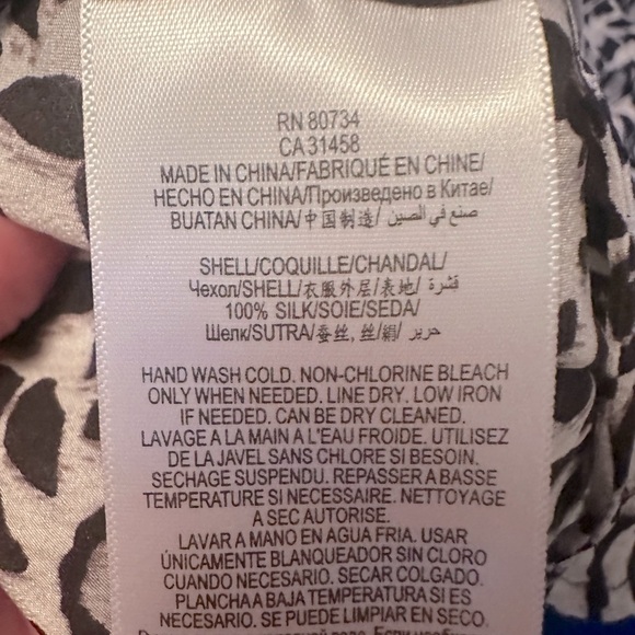 BCBG women’s 100% silk dress, size Large. Roomy for larger chest - Picture 5 of 5